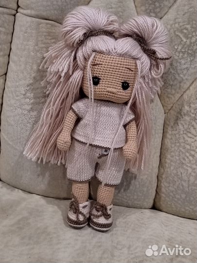 Вязаная кукла ручной работы