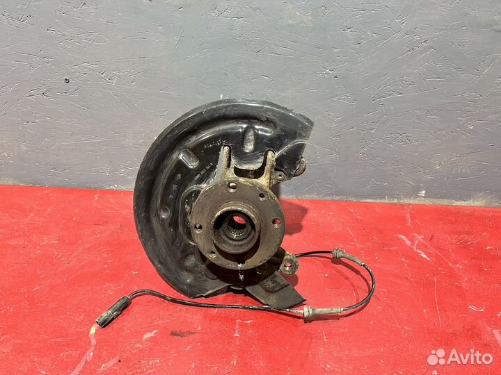 Кулак поворотный передний Renault Megane 2