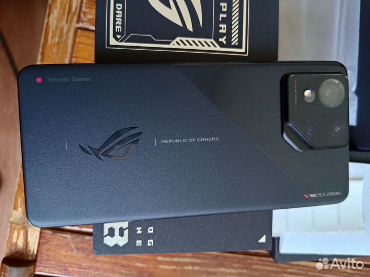 ASUS ROG Phone 8, 12/256 ГБ