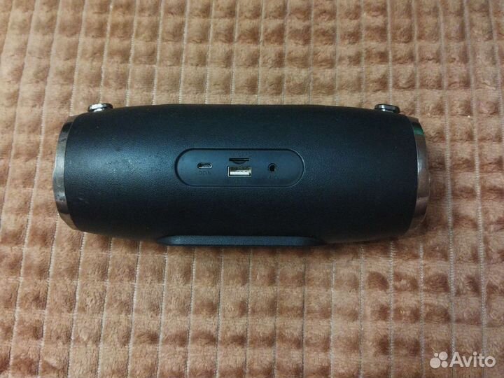 Портативная колонка jbl