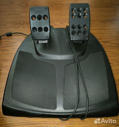 Logitech momo Racing