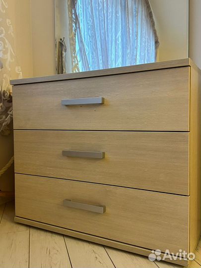Комод и 2 тумбочки в идеальном состоянии