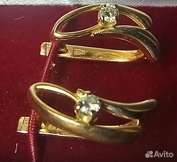 Золотые серьги с бриллиантами