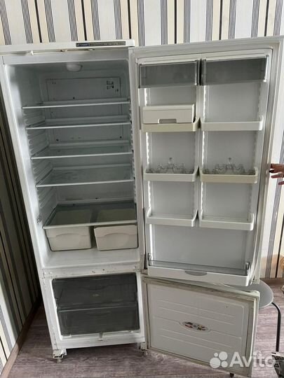 Холодильник Атлант двухкамерный б/у