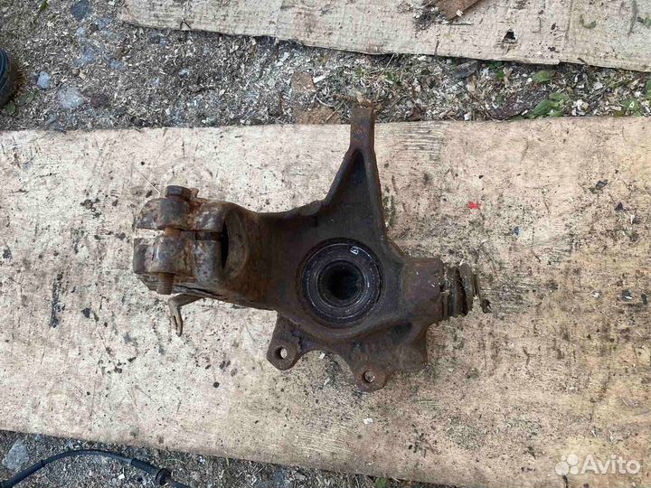 Кулак поворотный правый Iran Khodro Samand