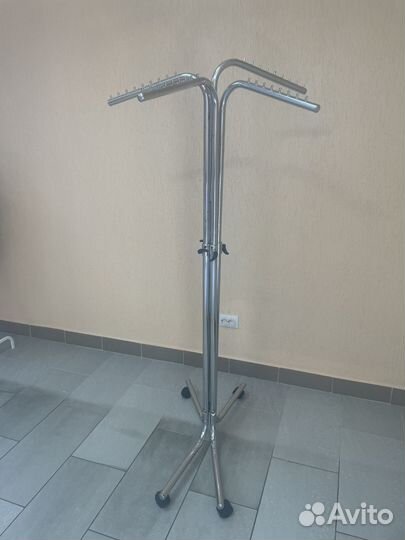 Стойка для одежды