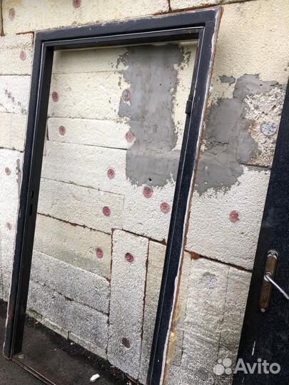 Дверь входная железная уличная бу