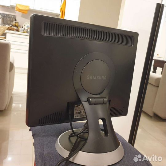 Монитор Samsung SuingMaster 2mc хорош для игр