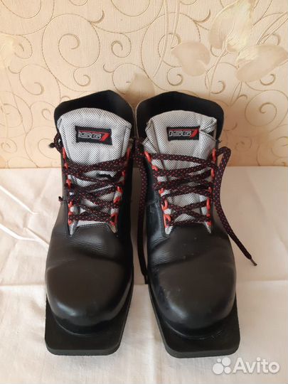 Лыжные ботинки 46 размер