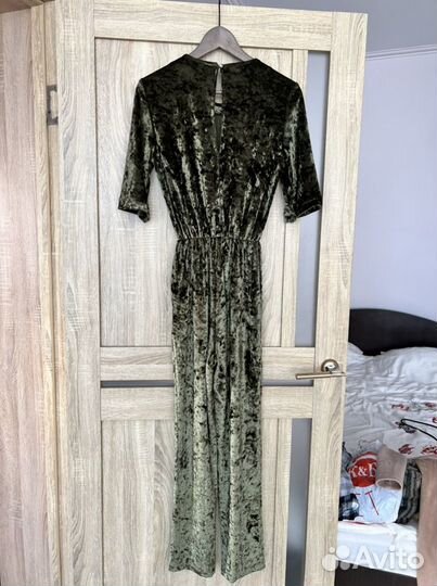 Велюровый комбинезон