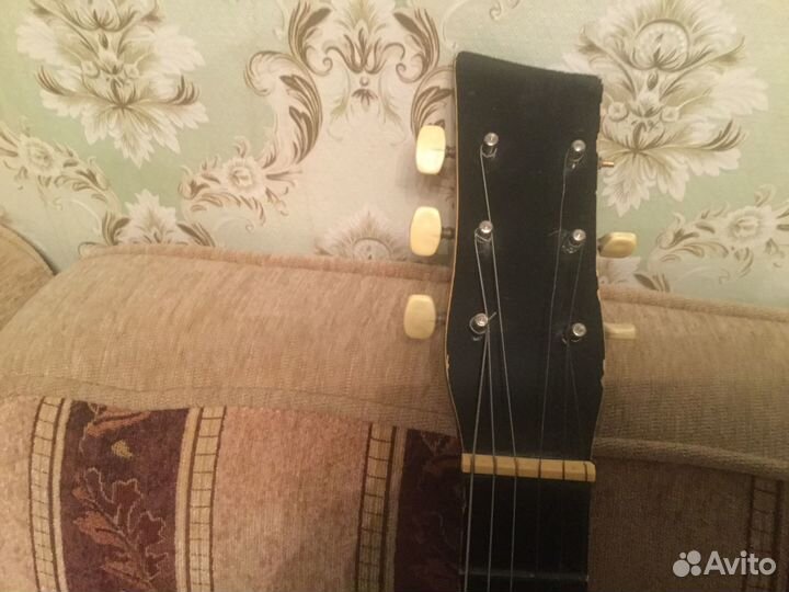 Акустическая гитара