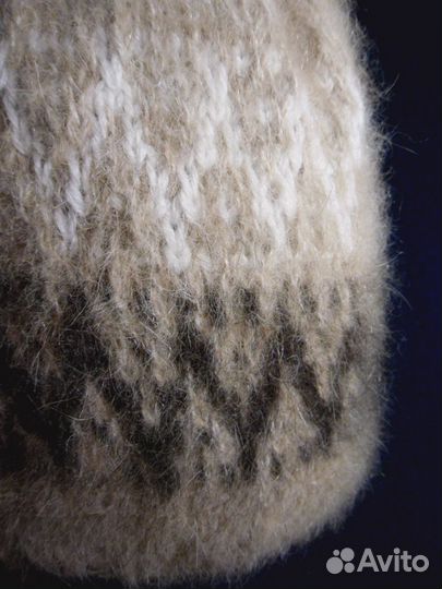 Шапка детская с помпоном из собачьей шерсти