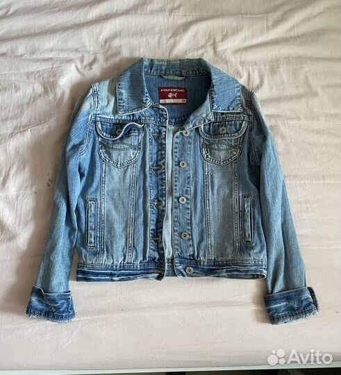Женская куртка размера М