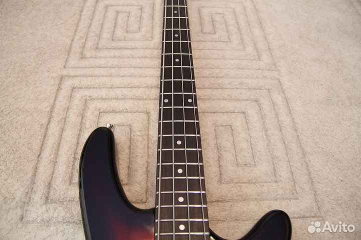 Бас гитара Irin