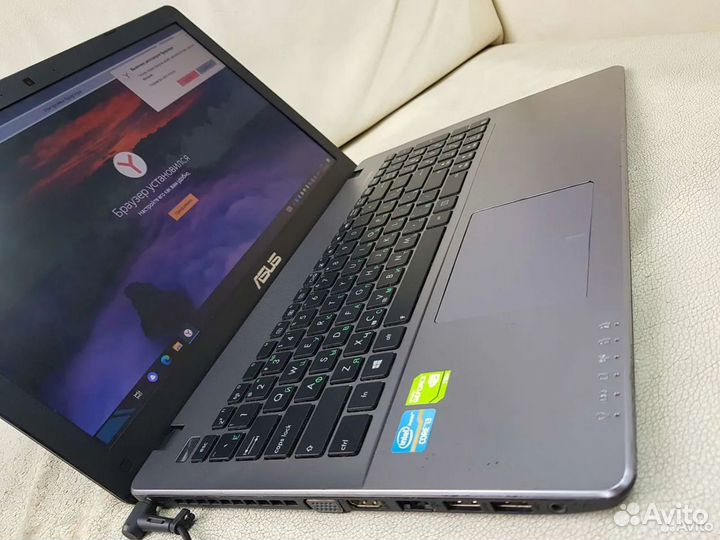 Ноутбук Asus i3/6GB