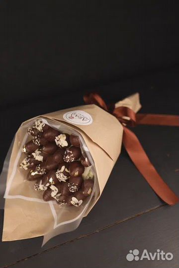 Клубничный букет для мужчин