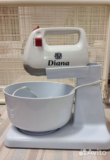 Миксер с чашей