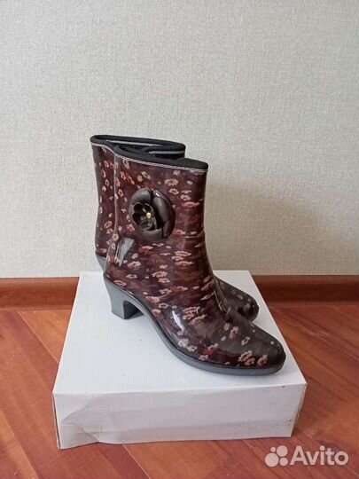 Резиновые сапоги