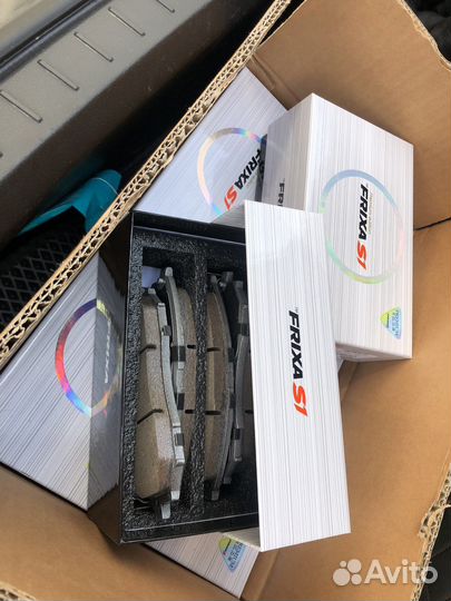 Тормозные колодки кевларовые задние Infiniti