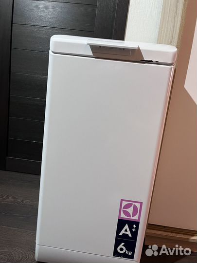 Стиральная машинка узкая Electrolux