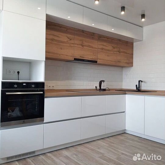 Кухни на заказ с монтажом