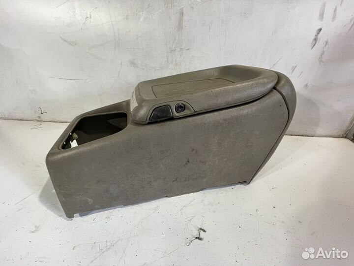 Бардачок центральной консоли Chevrolet tahoe