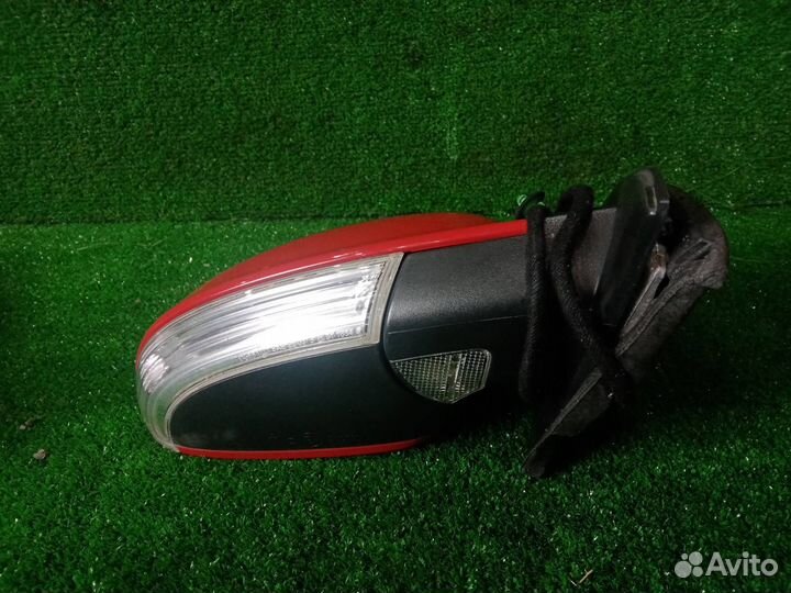 Зеркало правое Volkswagen Golf 5 BLG 1.4 2009