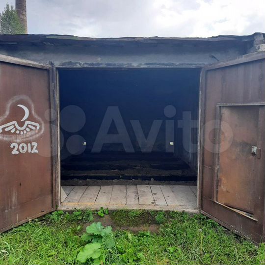 Гараж, > 30 м²