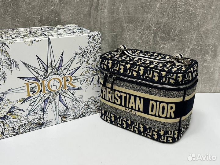 Косметичка женская на молнии