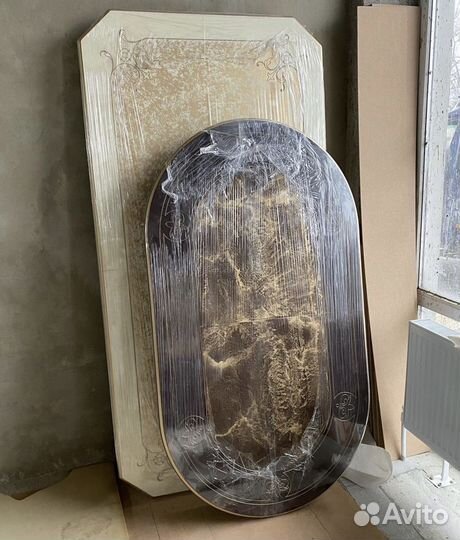 Стол и стулья