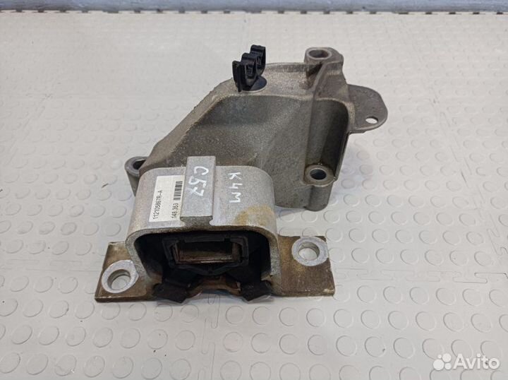 Опора двигателя правая Renault Sandero Stepway 2