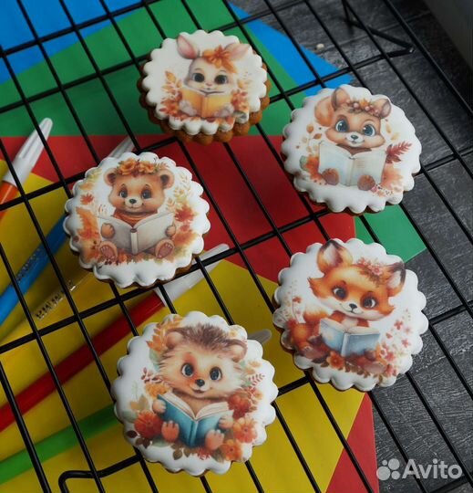 Подарочные наборы и пряники к Дню знаний