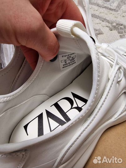 Кроссовки Zara