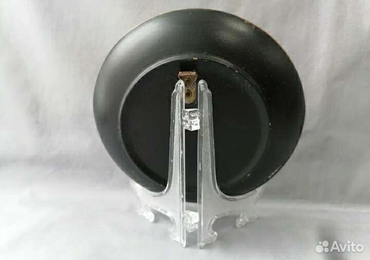 Тарелка на подставке