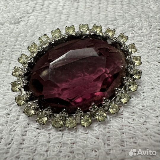 Винтажная брошь СССР с большим камнем (сзр)