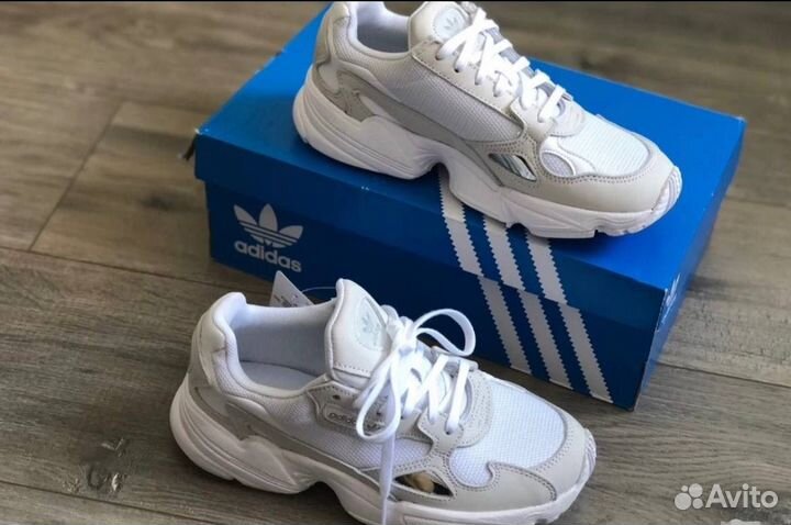 Кроссовки adidas оригинал