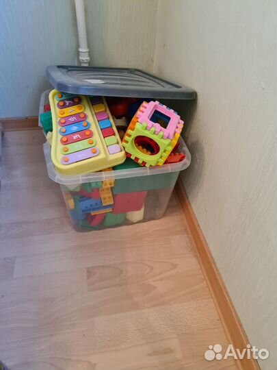 Ящик игрушек