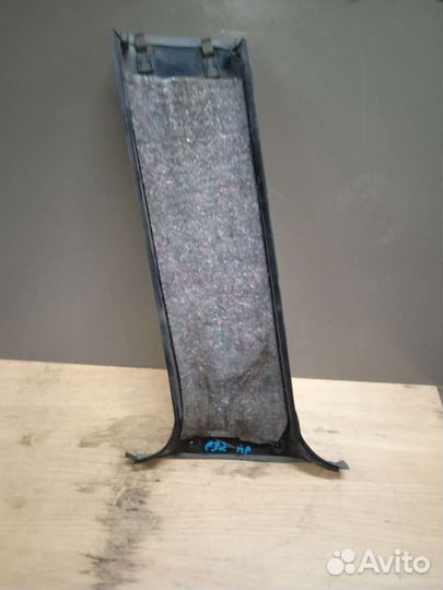 Накладка центральной стойки R bmw 7 e32 бмв е32