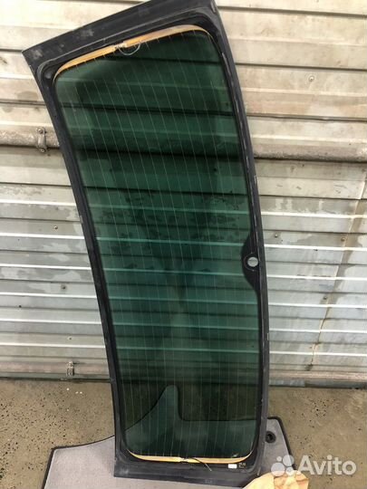 Стекло заднее Фольксваген туарег