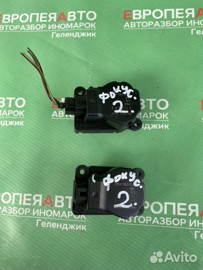 Моторчик заслонки печки Ford Focus II 2008-2011