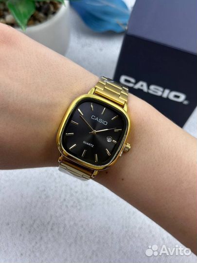 Часы Casio V