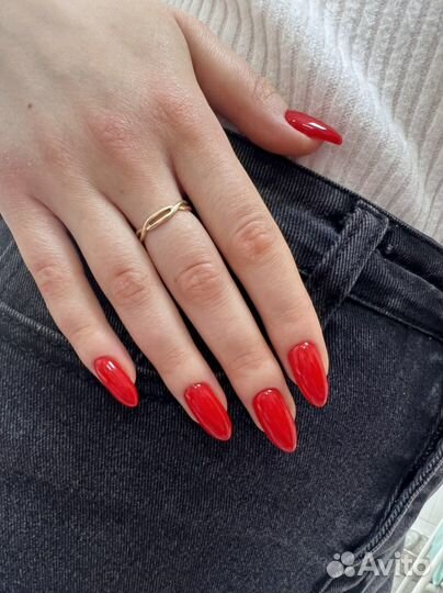 Маникюр и педикюр в салоне у м.Электросила