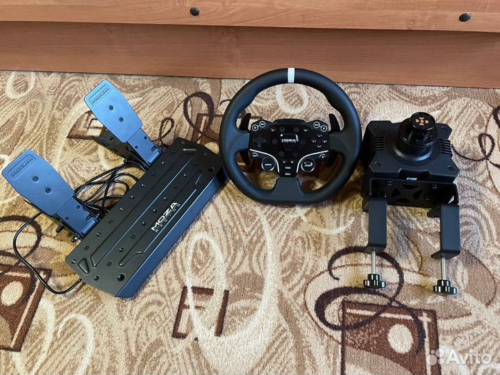 Moza Racing R5 Bundle