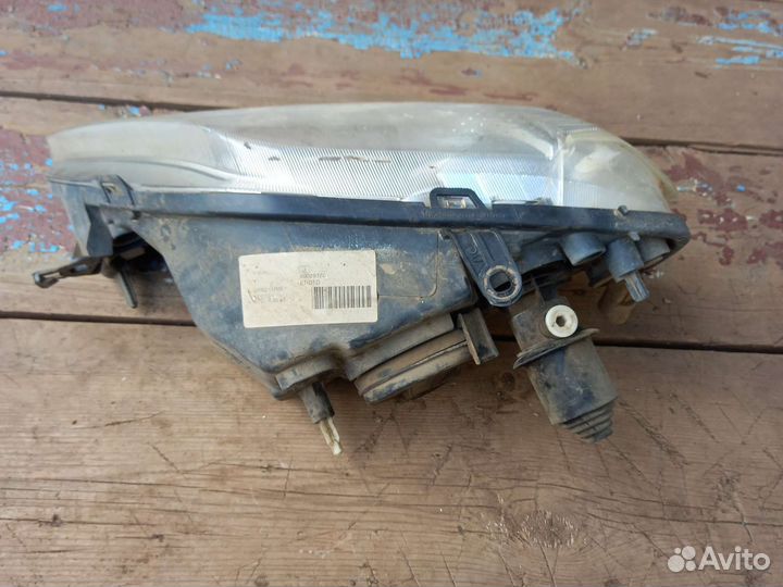 Фара правая logan