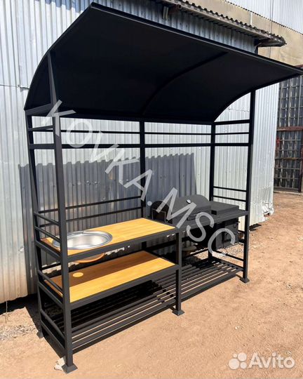 Мангал с крышей