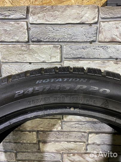 Pirelli Ice Zero 245/45 R20