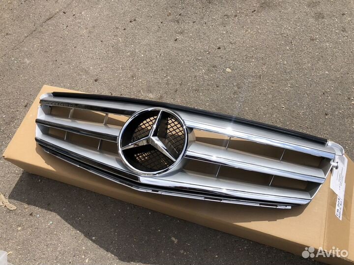 Решетка радиатора Mercedes C204 W204