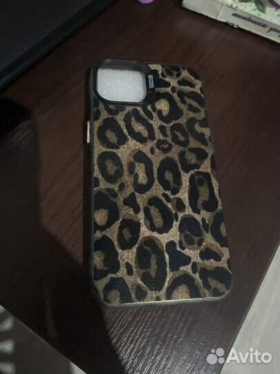 Чехол на iPhone 13