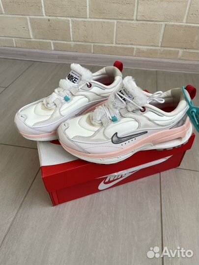 Кроссовки Nike Air Max Bliss