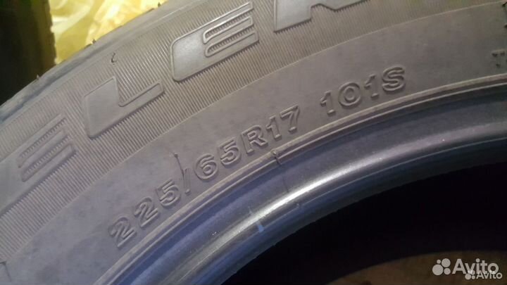 Bridgestone Dueler H/T D687 225/65 R17